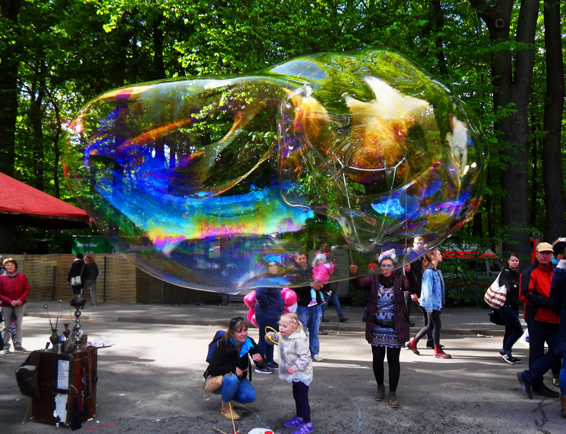 show mit riesen seifenblasen in hannover zu stadtfest strassenfest hochzeit jubiläumsfeier